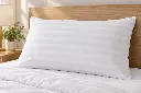 Funda blanca con rayas sutiles sobre cama-2.webp