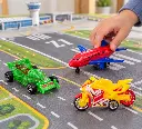 Avión, auto y moto en juego-2.webp