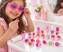 Juego de belleza infantil en el tocador-2.webp