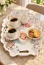Bandeja floral con café y galletas-2.webp